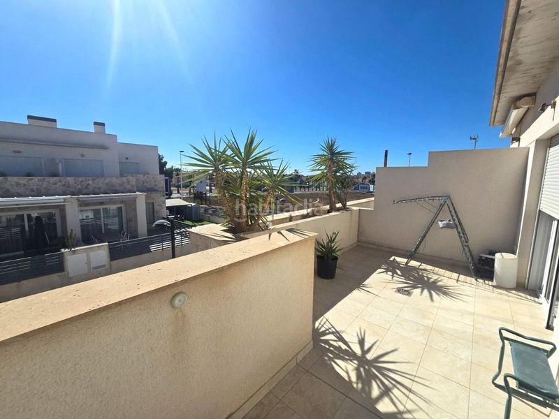 Foto f77eb88b-99e6-49bc-9b7a-104dcb5bce51. Casa adossada amb piscina a Parque Acuático - Sector 25 Torrevieja