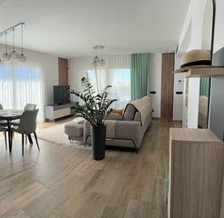 Location Appartement à Los Balcones-Los Altos. Apartamento moderno de tres dormitorios en la prestigiosa urbani