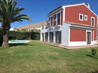 Chalet  Carrer londres. Villa de lujo en finestrat sierra cortina con cuatro dormitorios