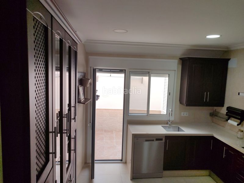 Foto 0c1d55b2-a58d-4ac8-8cfb-bd4977af1507. Lloguer casa adossada a avenida maría auxiliadora 32 a Utrera