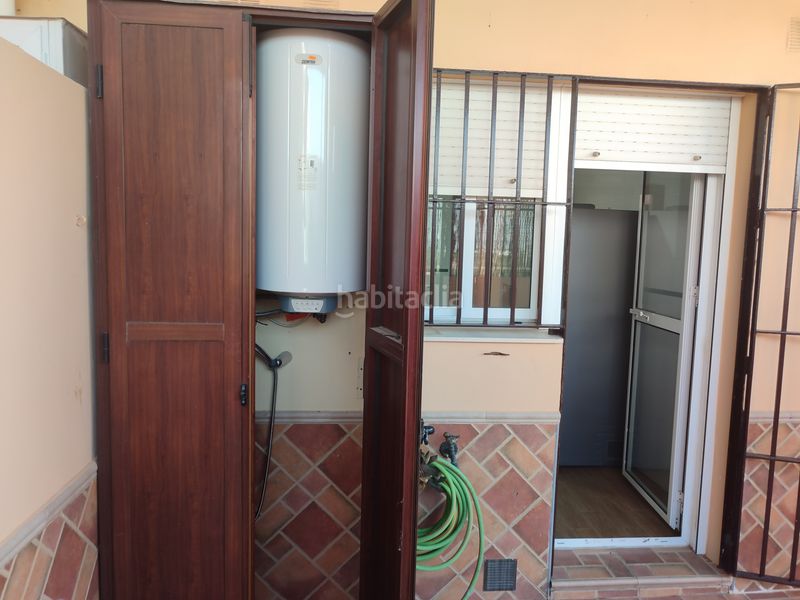 Foto 1b74d01c-e26c-492f-a1ef-1be40ea086ab. Casa adossada a calle invierno 13 a Torre Cruz - Los Molinos Utrera