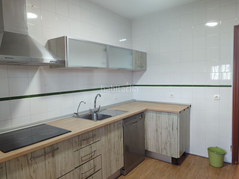 Foto bc2393f6-5db4-4249-bdfa-856525a3946d. Casa adossada a calle invierno 13 a Torre Cruz - Los Molinos Utrera