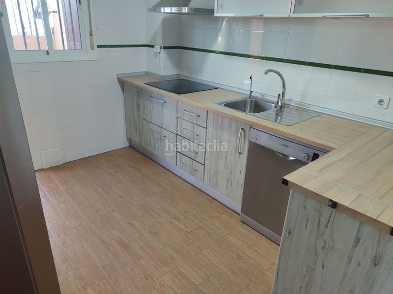 Foto ed5b85a9-a504-428a-96bf-a5c0e9471b8a. Casa adossada a calle invierno 13 a Torre Cruz - Los Molinos Utrera