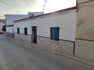 Casa  Calle licenciado a. castillo. Vivienda a reformar en los molares