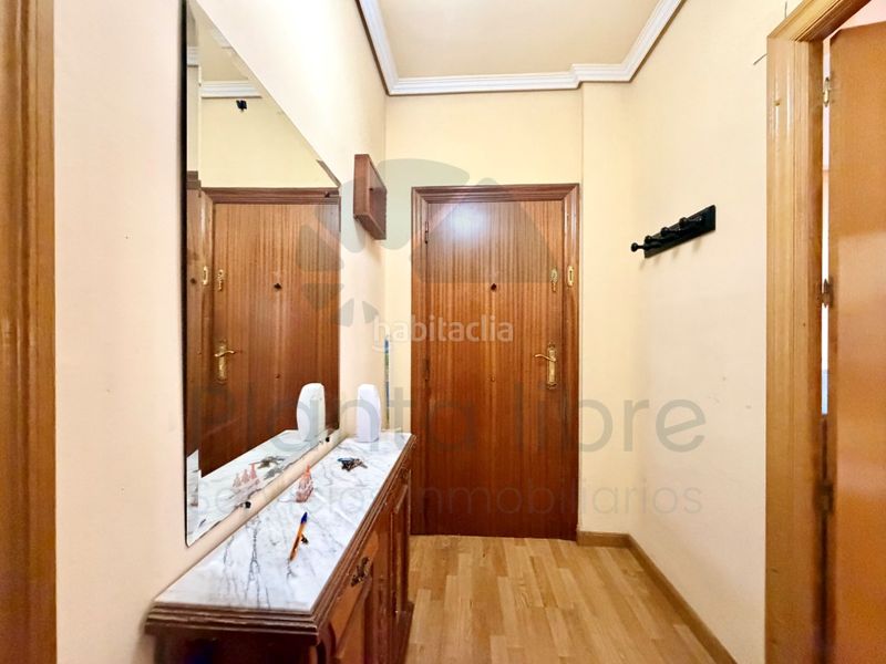 Foto 9379d5f6-d4e5-414f-8d38-08847b1fda02. Apartament amb calefacció a Residencia Logroño