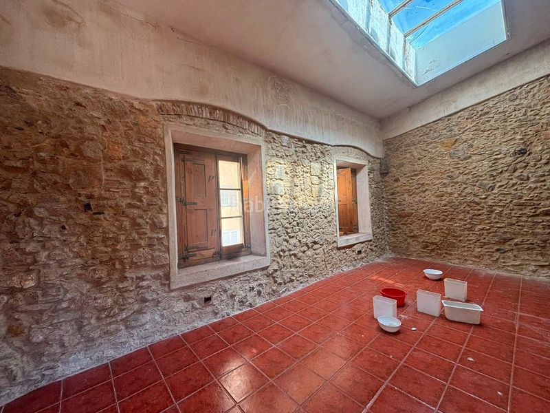 Foto c41fec26-8381-4655-ab34-23228d9d7e01. Edificio oportunidad inversion unica edificio reformar en Palafrugell