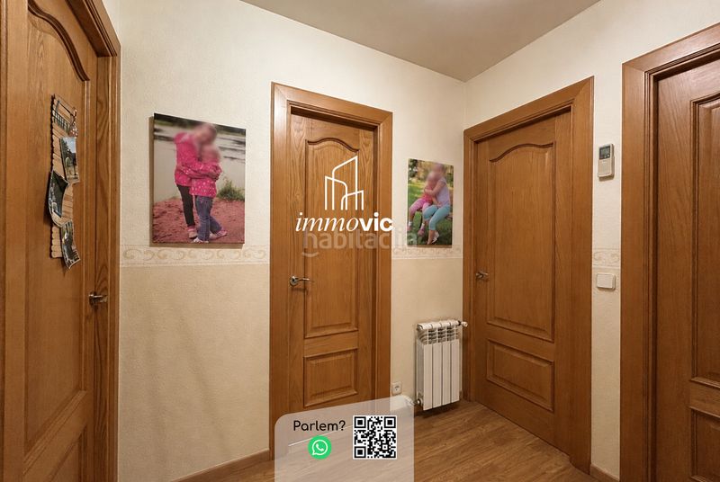Foto 62b7aaaf-fb11-4125-9698-1f5047bd6cc8. Casa adossada amb xemeneia calefacció aparcament a Olot