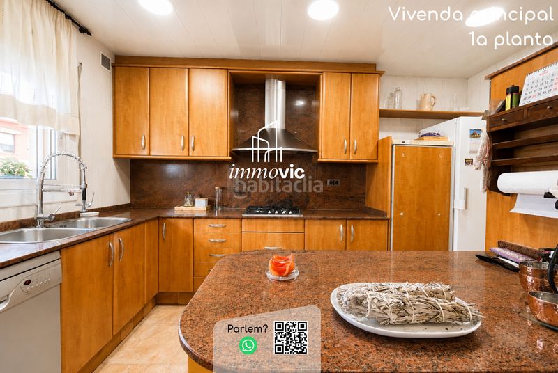 Foto f46702c2-200b-4d3e-bfda-14e22f79d528. Xalet amb xemeneia calefacció aparcament a Centelles