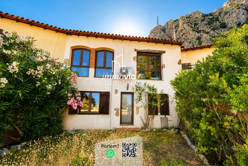 Foto 2039253f-0804-4de0-ae68-7091a09307e1. Casa adossada amb xemeneia calefacció piscina a l´Estartit poble Estartit