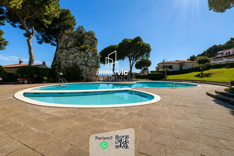 Foto 91ae2271-ad11-4477-b765-7e6038b92db5. Casa adossada amb xemeneia calefacció piscina a l´Estartit poble Estartit