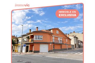Reihenhaus  Carrer del progrés. Dues plantes d’habitatge, espai exterior i moltes possibilitats