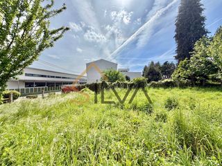 Wohngrundstück in Rúa orquídea 45. Inmobiliaria silva presenta - solar urbano en lugo con proyecto