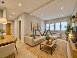 Appartement à Rúa doutor gasalla 18. Inmobiliaria silva presenta - piso completamente reformado en ca
