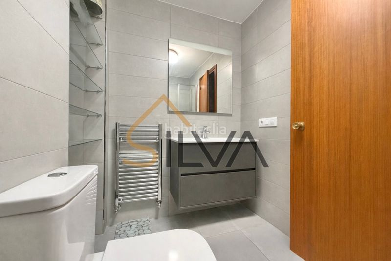 Foto 57b5d9b7-cf17-40cb-a4fc-c3e4fa9d2e89. Piso en rúa betanzos 78 desde inmobiliaria silva te presentamos una vivienda de alto nivel situada en plena plaza de lugo en Coruña (A)