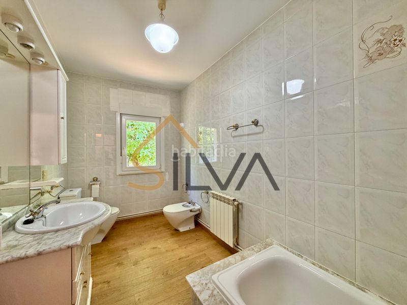 Foto 854b3739-85dd-4825-8dca-4a6bf3c83572. Casa amb xemeneia calefacció aparcament a Outeiro de Rei