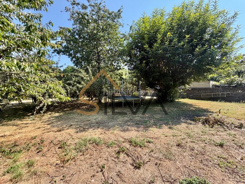 Foto abfc39b0-584e-48eb-99a2-18c6be8c532c. Casa amb xemeneia calefacció aparcament a Outeiro de Rei