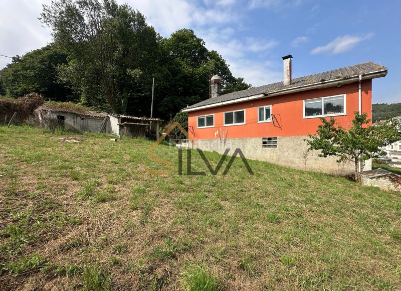 Foto f7f419a5-595e-4d26-bbd9-0f90547d1e4e. House in rúa fonte da balsa 3 in Vilaboa Sur Culleredo