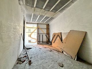 Local Comercial en Ronda da muralla 154. Ocal de 110 m� con una caracter�stica diferencial clave: da a do