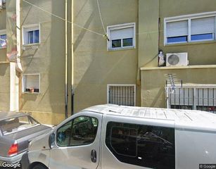 Pis a Cl roure-vilarroja, nº 4, planta 0, puerta 1. Vivienda en venta en girona