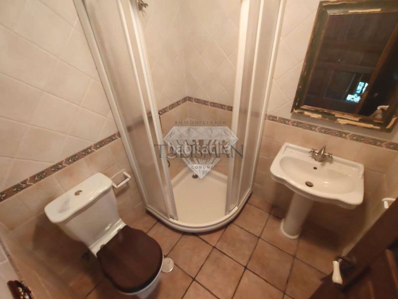 Foto 80dbd4d1-140c-4093-ac69-36ec77a7cd79. Xalet amb calefacció aparcament a Curtis