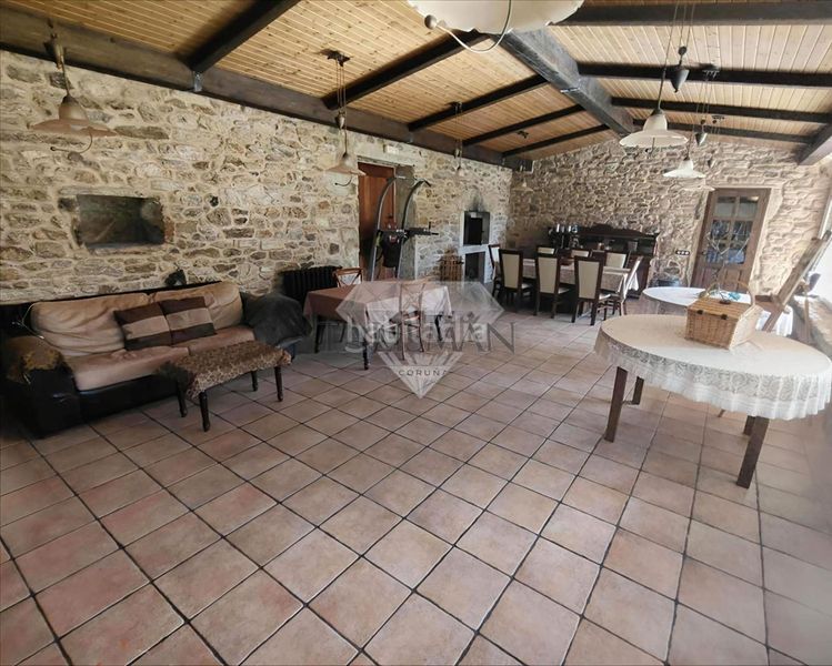 Foto fb4cbec3-d598-4158-9eb1-21cf893fdda0. Xalet amb calefacció aparcament a Curtis