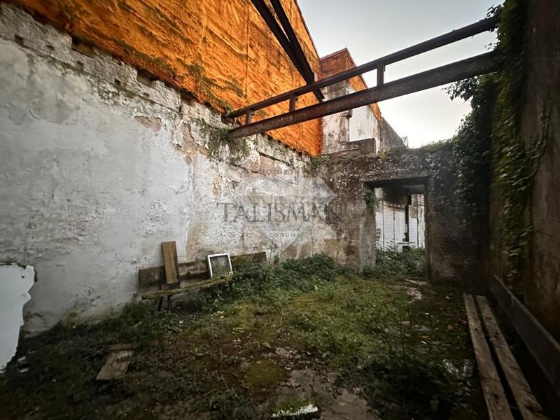 Foto e0a6340a-4585-459b-b7ee-5bab533b3855. Casa adosada en Tui