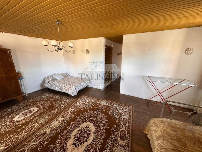 Foto 03bff257-228b-4c55-b41a-f7aa6f787acb. Casa amb aparcament a Agolada