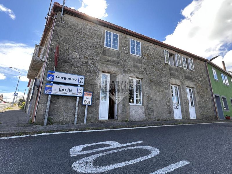 Foto 418d0b70-37ff-48d4-adee-f093650071f1. Casa amb aparcament a Agolada