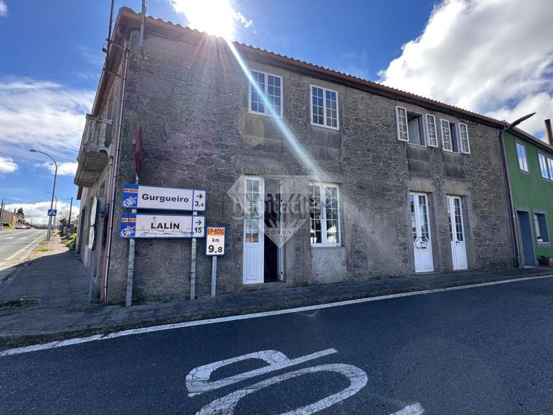 Foto 41c3b6b7-7961-4bb5-8352-b74eb1aa07a0. Casa amb aparcament a Agolada