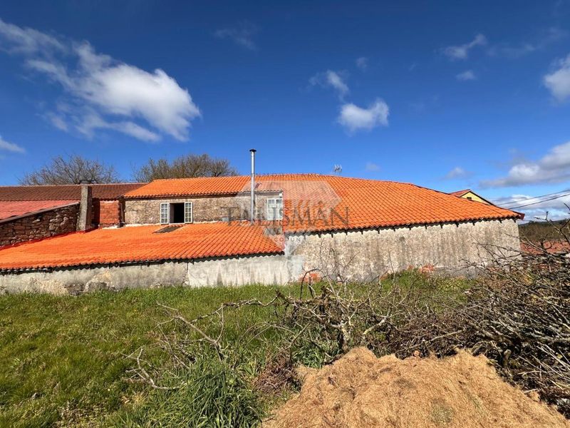 Foto 457d56ae-83f4-48cf-bb9d-b03b05b288e2. Casa amb aparcament a Agolada