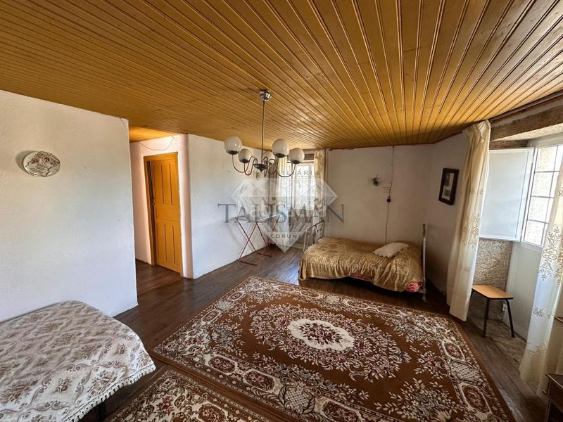 Foto 96d5ba70-b9b0-4a56-9555-08bb1632aa71. Casa amb aparcament a Agolada