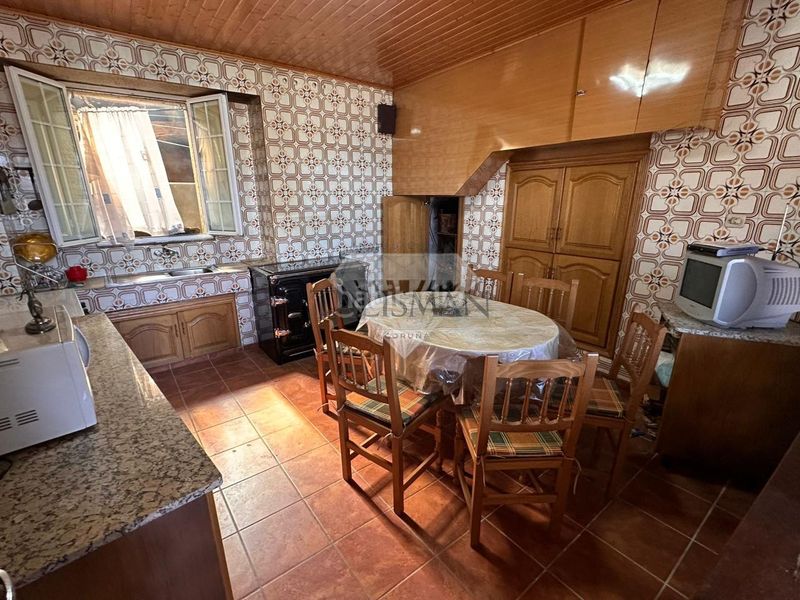 Foto dbdd876c-7ce8-4554-b1f8-81093f1c5230. Casa amb aparcament a Agolada