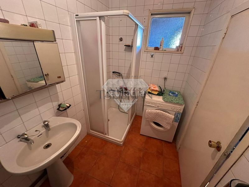 Foto fe8b6f88-7f80-4b8c-97f0-34480be28e19. Casa amb aparcament a Agolada