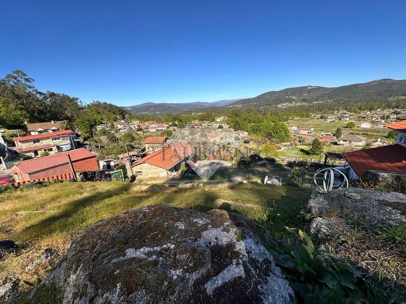 Foto 0d623444-e4a1-4d60-9c17-70f7359d8e0a. Chalet en Ponteareas