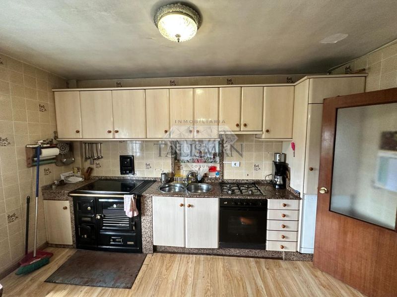 Foto be3ed379-4bc5-4462-ad1e-e093b33e9c3e. Chalet en Lama (A)