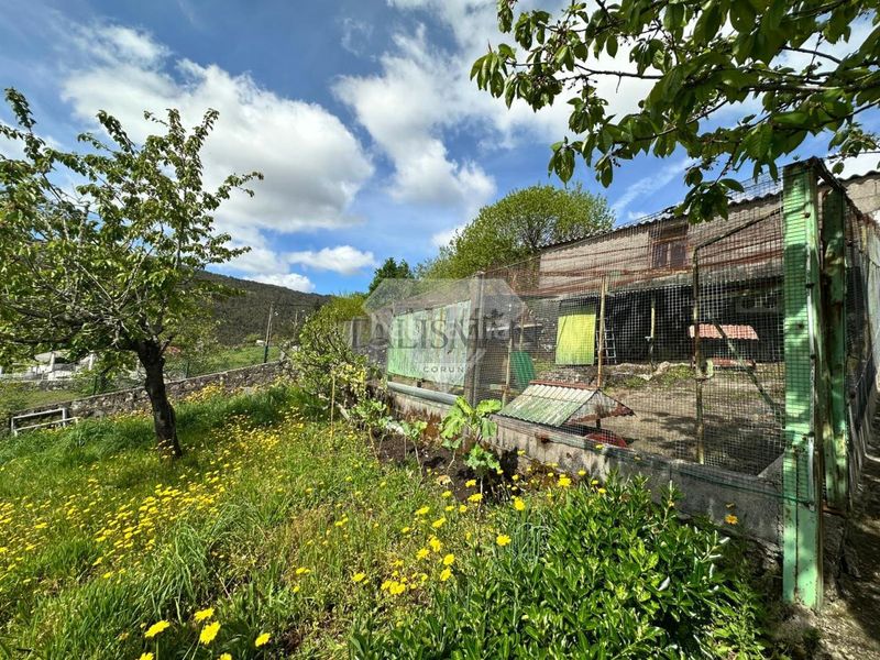 Foto 2784de86-d3fd-41fb-8f19-8528125744d9. Xalet amb calefacció aparcament piscina a Lama (A)