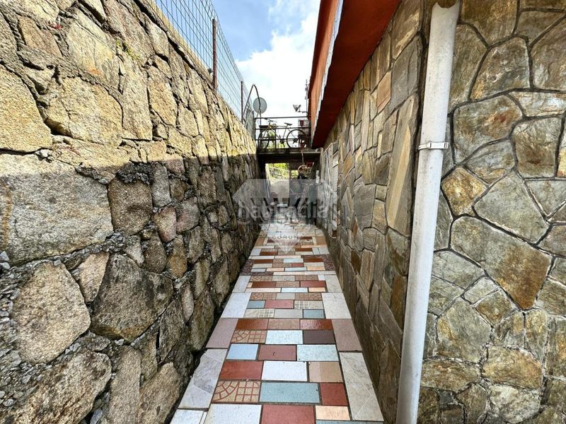 Foto 3cc67175-d59e-4770-9b39-021ee8fb8448. Xalet amb calefacció aparcament piscina a Lama (A)