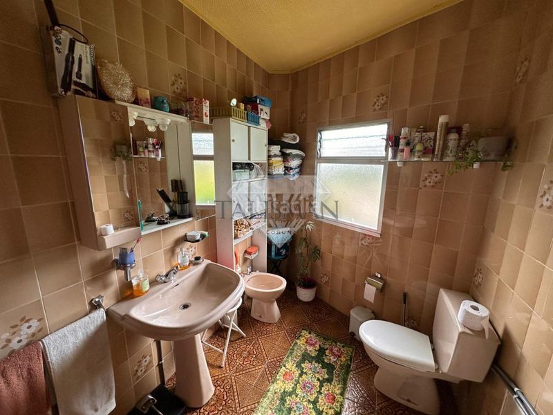 Foto 4d49df8a-59e1-4acb-acbe-178949424209. Xalet amb calefacció aparcament piscina a Lama (A)