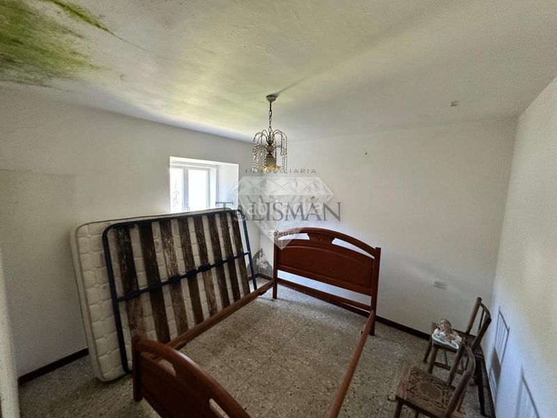Foto c4b35212-d6c9-4cb5-b039-46a9076546bf. Maison dans Estrada (A)