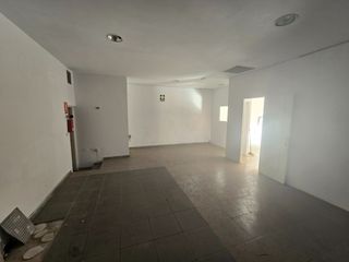 Local Comercial a Calle de valois 43. Estupendo local