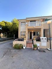 Haus  Calle laguna roja. Bungalow en planta baja de 2 dormitorios con piscina comunitaria