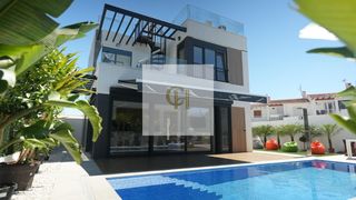 Casa in Barranco Hondo. Exclusiva villa de diseño contemporáneo con piscina privada y vi