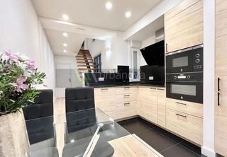 D�plex en Gran Via. Duplex en venta en centro, 3 dormitorios.