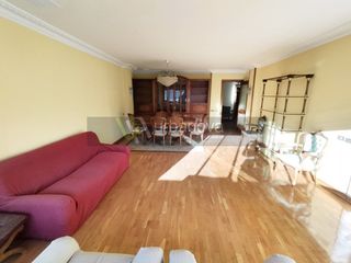 Pis en Gran Via. Piso en venta en centro, 4 dormitorios.