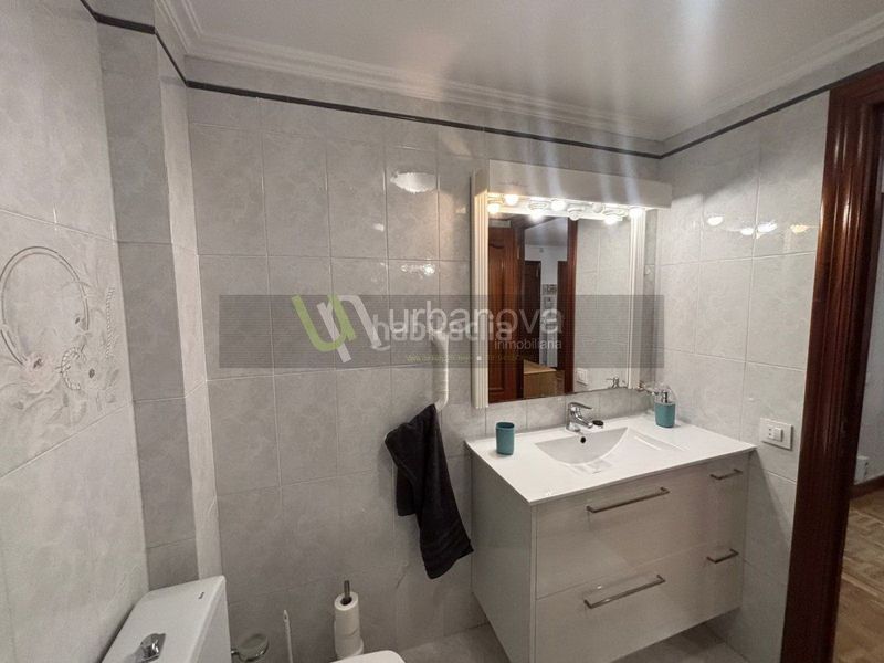 Foto 204667ab-73fe-4a5f-8196-d1398a3cfe4b. Lloguer pis amb calefacció a Gran Via Logroño