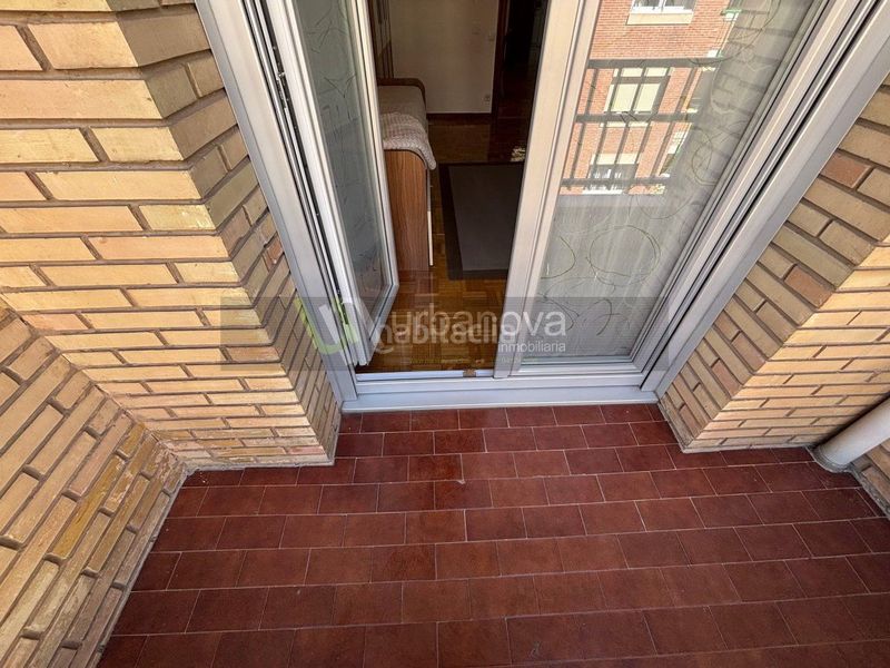 Foto 4f1dfa3a-be9d-4d98-82a5-575b18e4422c. Rent flat with heating in Gran Via Logroño