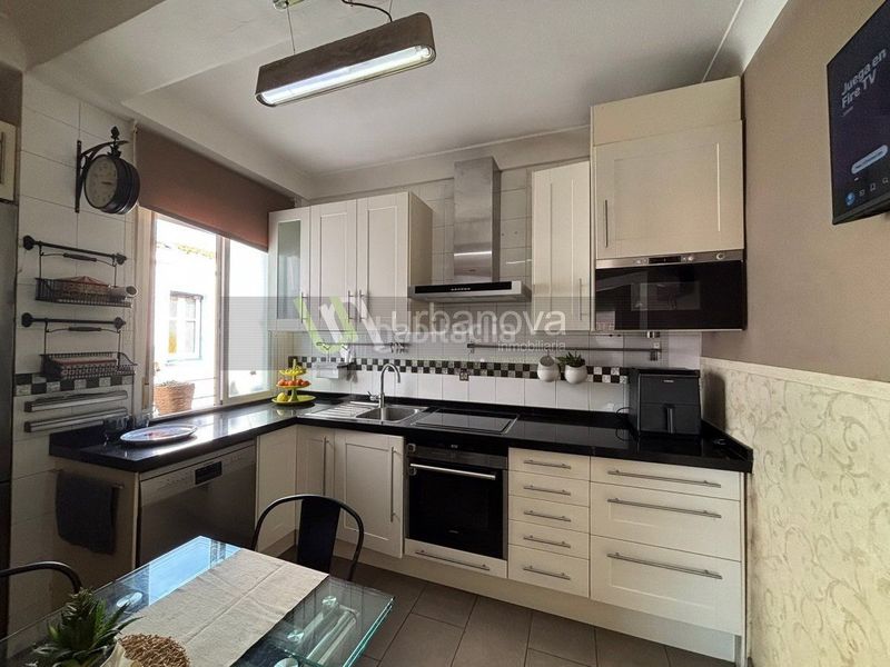 Foto 08c7d9f5-d0b7-43bf-bb51-d33a4684f5eb. Àtic amb calefacció a Gran Via Logroño