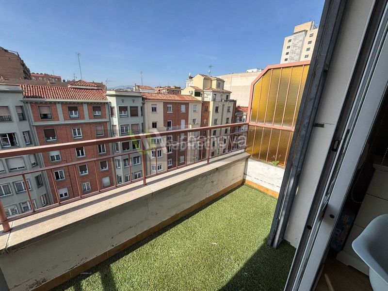 Foto 8c0973d7-cd88-47d5-a933-09de14f4bd5d. Àtic amb calefacció a Gran Via Logroño