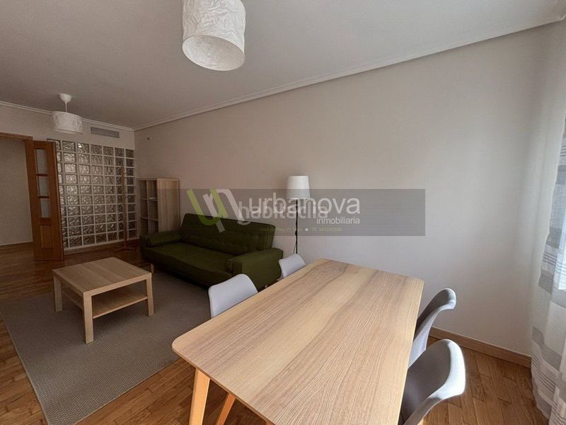 Foto 7ec21401-4454-4574-8006-1008f47c0fdb. Lloguer estudi amb calefacció aparcament piscina a Logroño