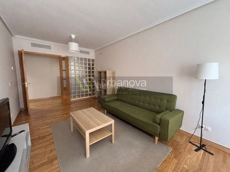 Foto d125f59e-5d38-4e4b-936d-52a28e9686ec. Location studio avec chauffage parking piscine dans Logroño